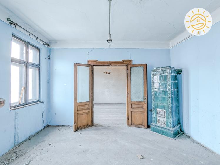 Casă individuală cu 10 camere cu Teren 284 Mp în Centrul Istoric
