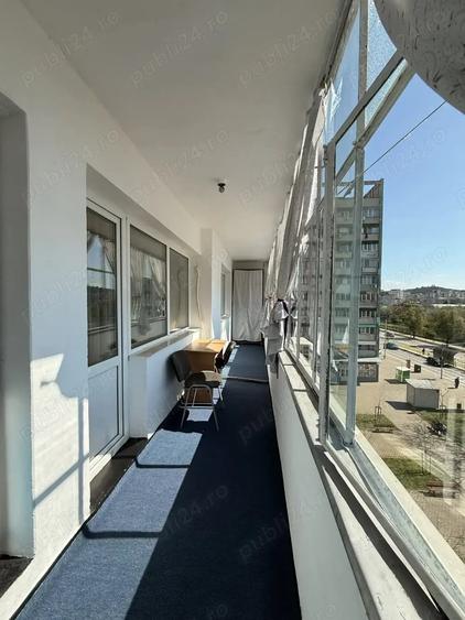 Apartament cu 2 camere semidecomandat în Podu Roș