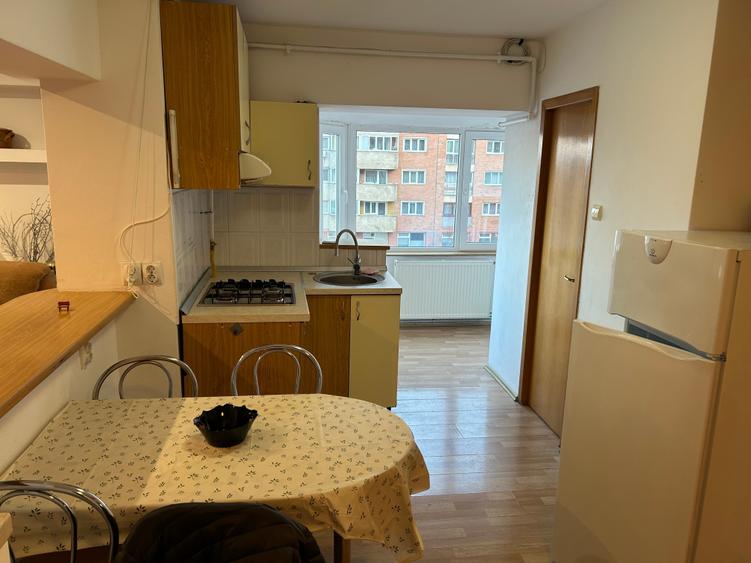 Apartament cu 2 camere decomandat în Răcădău