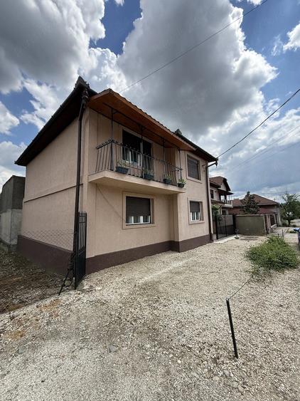 Casă cu 2 camere cu Teren 500 Mp în Central