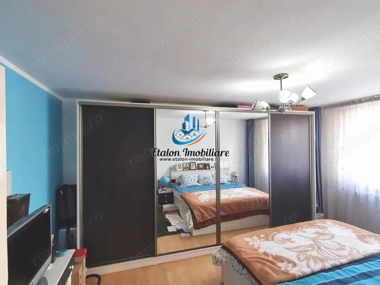 Apartament cu 3 camere decomandat în Calea Romanului