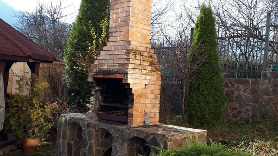 Casă individuală cu 10 camere cu Teren 750 Mp în Cisnădioara