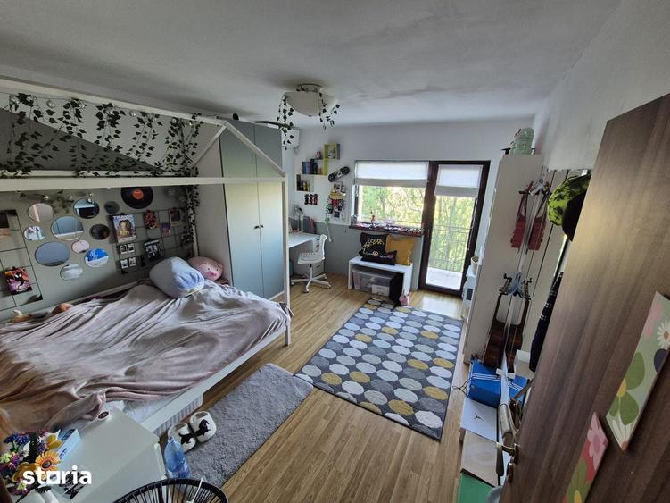 Casă cu 5 camere cu Teren 247 Mp în Central
