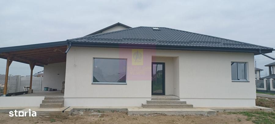 Casă cu 3 camere cu Teren 400 Mp în Săbăreni