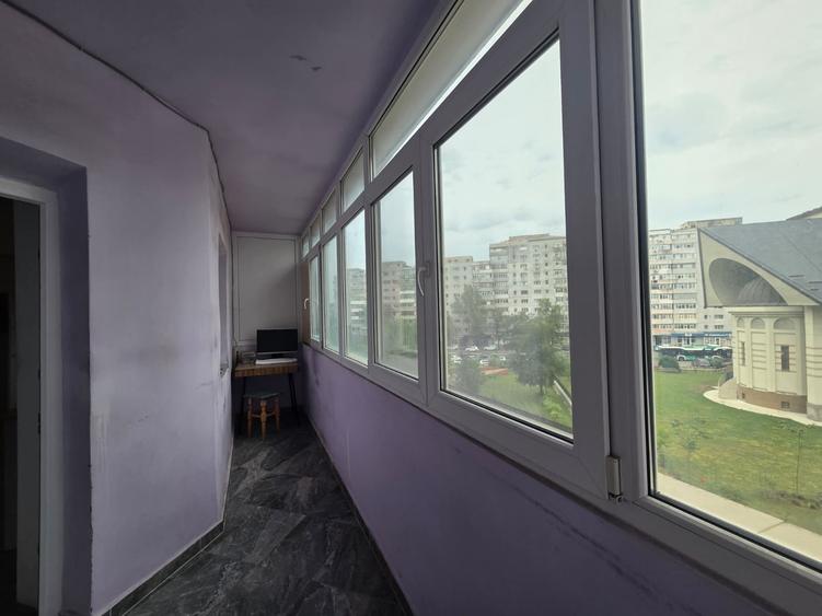 Apartament cu 3 camere decomandat în Dacia
