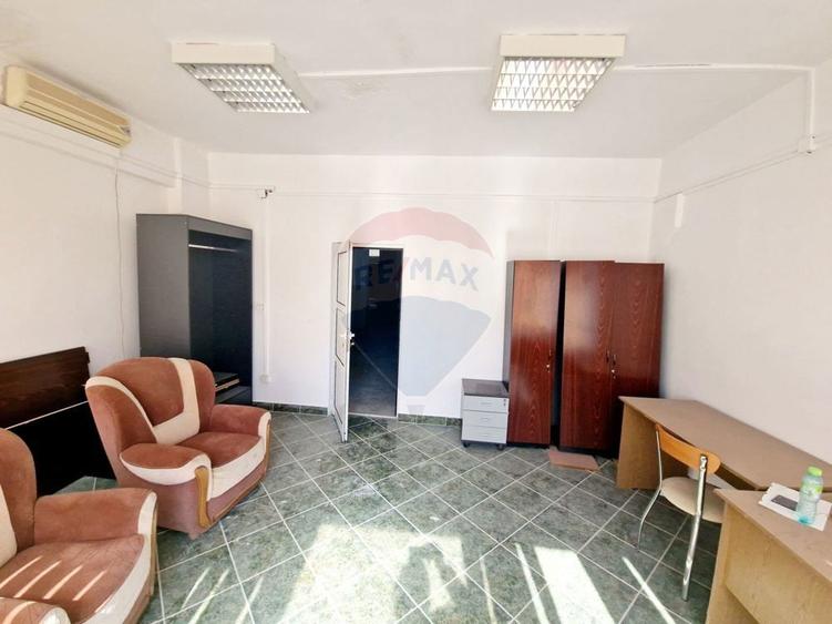 Spațiu comercial, de 327 mp, în Mărăței