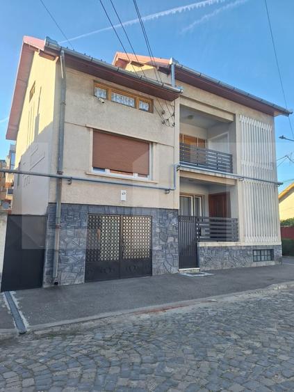 Casă individuală cu 6 camere cu Canalizare în Lugoj