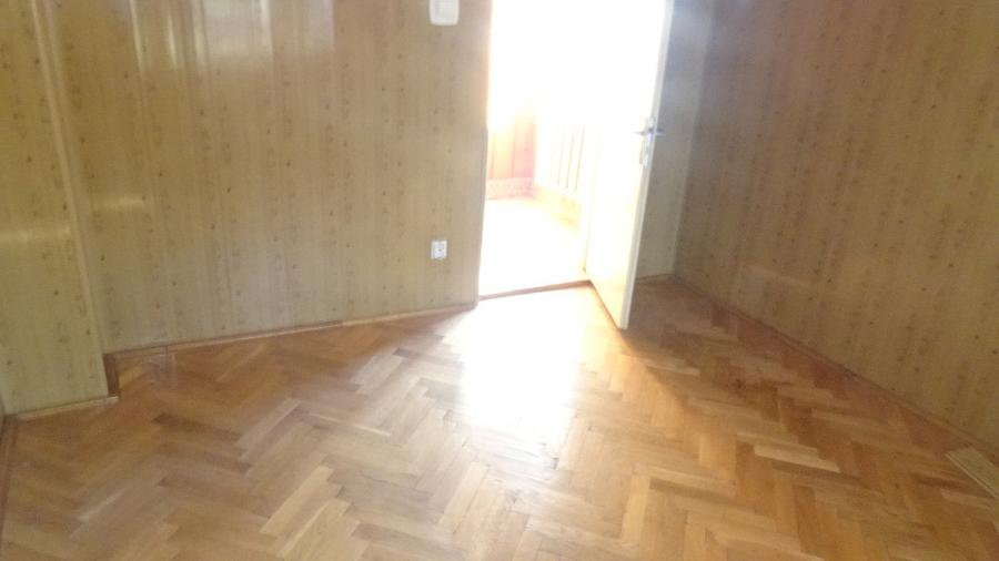 Casă cu 6 camere cu Teren 318 Mp în Crângului