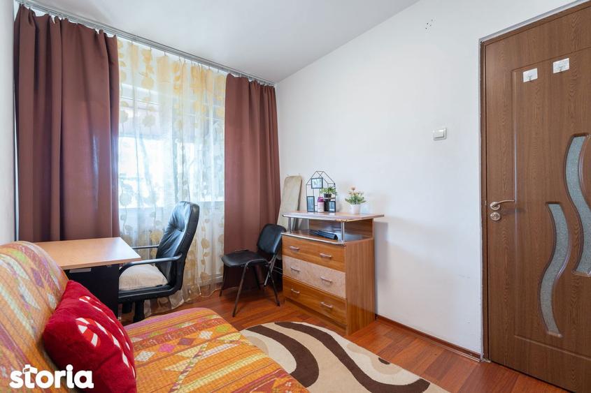 Apartament cu 3 camere decomandat, mobilat în Alexandru cel Bun