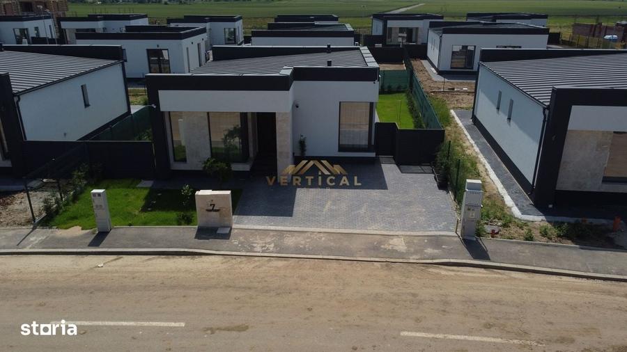 Casă cu 4 camere cu Teren 323 Mp în Vidra