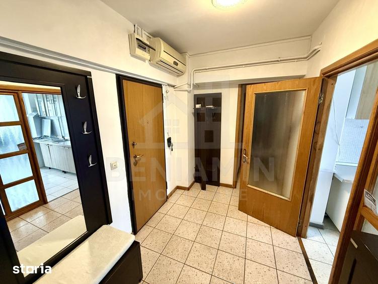 Apartament cu 3 camere decomandat în Central