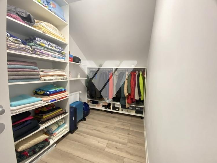 Casă individuală cu 5 camere cu Canalizare în Șura Mare