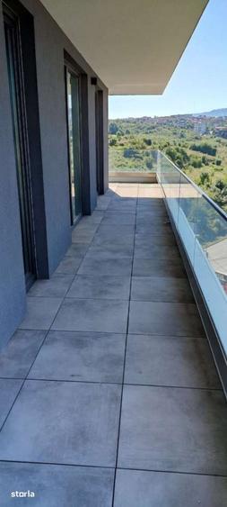 Apartament cu 4 camere în Zorilor