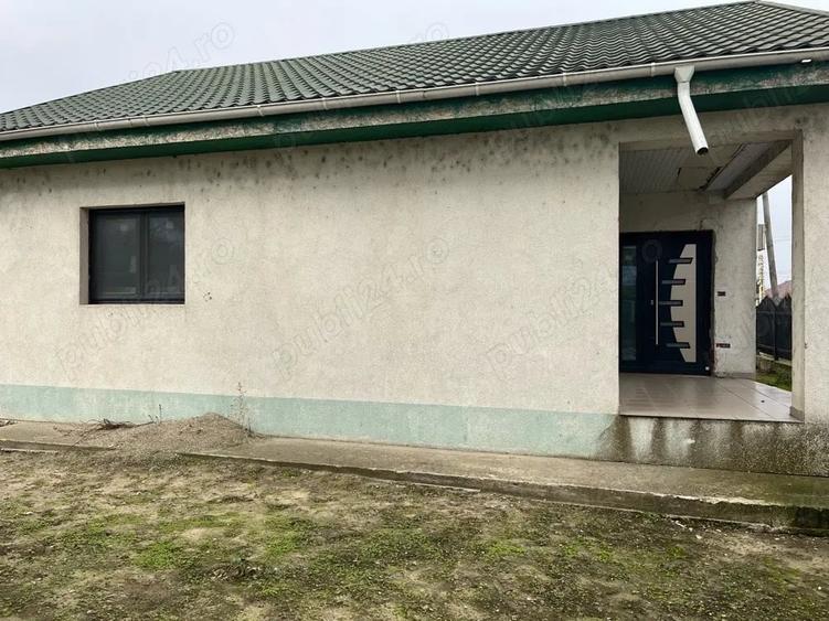 Casă cu 5 camere cu Teren 1000 Mp în Berteștii de Jos