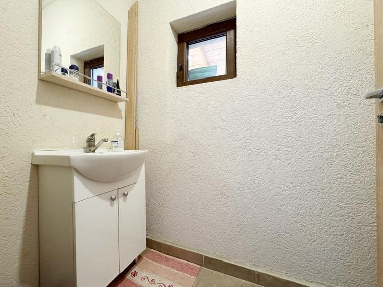 Casă individuală cu 5 camere cu Garaj în Sânmihaiu German