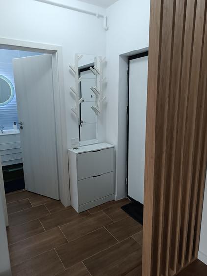 Apartament cu 2 camere semidecomandat în Metalurgiei
