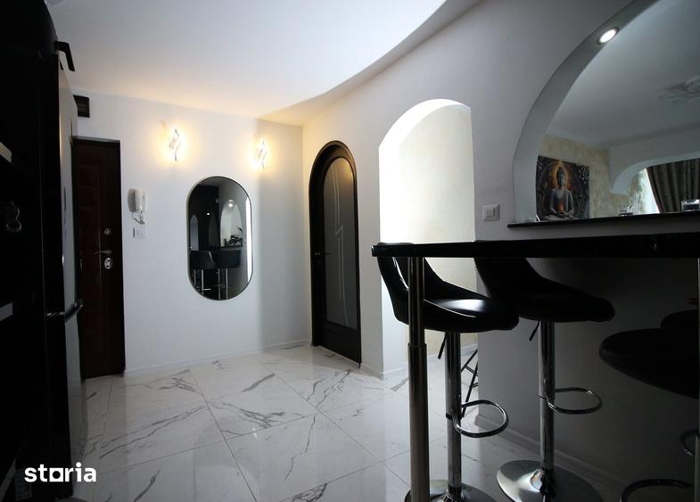 Apartament cu 3 camere semidecomandat în Cornișa