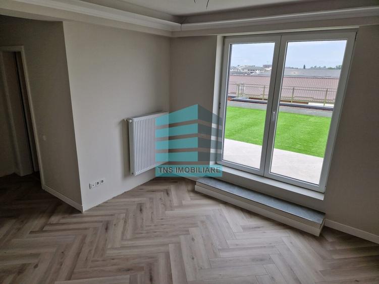 Penthouse cu 4 camere decomandat în Theodor Pallady