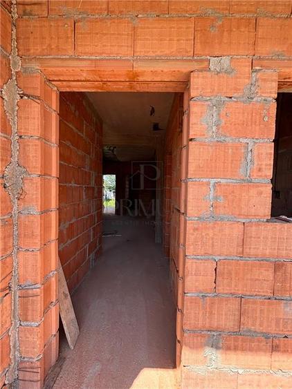 Duplex cu 4 camere cu Canalizare în Moșnița Nouă
