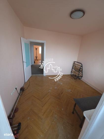 Apartament cu 4 camere decomandat în Central