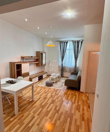 Apartament cu 3 camere semidecomandat, mobilat în Vitan-Bârzești