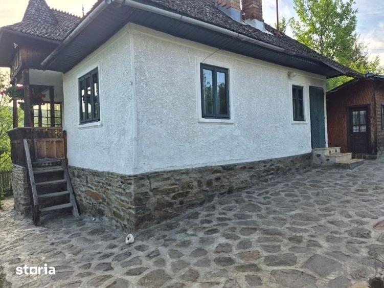 Casă cu 3 camere cu Teren 2250 Mp în Cerașu