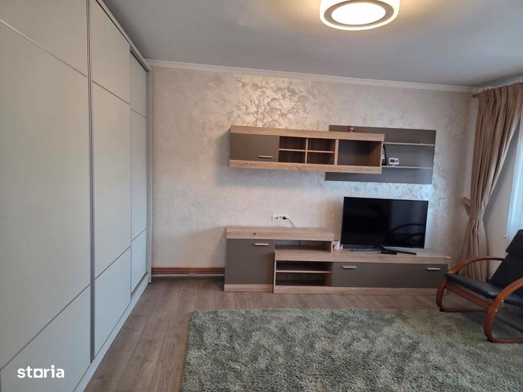 Apartament cu 3 camere în 1 Mai