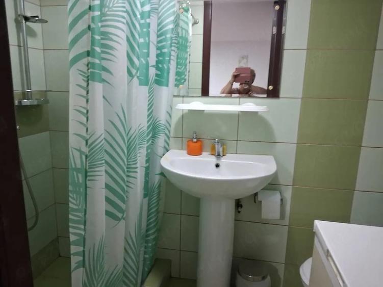 Garsonieră decomandată în Borhanci