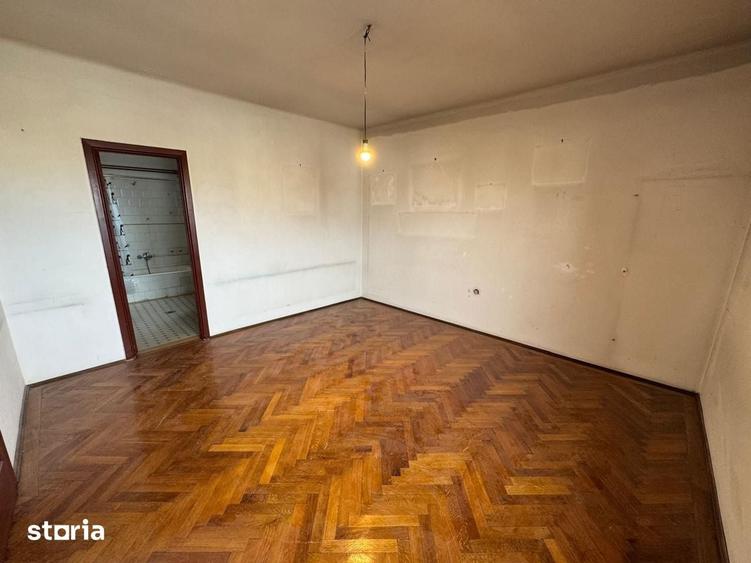 Apartament cu 3 camere în Calea Victoriei