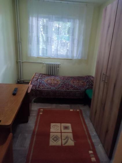 Apartament cu 3 camere semidecomandat, mobilat în Tomis Nord