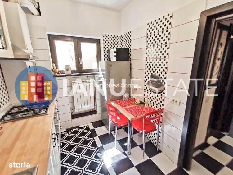 Apartament cu 2 camere decomandat în Victoriei