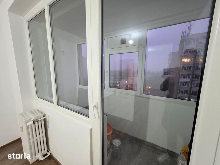 Apartament cu 3 camere semidecomandat în Vatra Luminoasă
