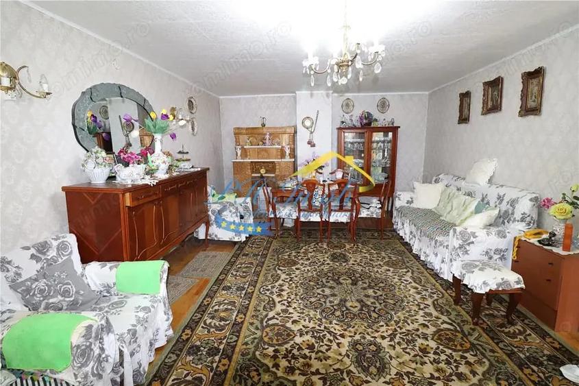 Casă cu Teren 3043 Mp în Provița de Sus