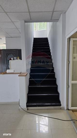 Spațiu comercial, de 1,080 mp, în Central