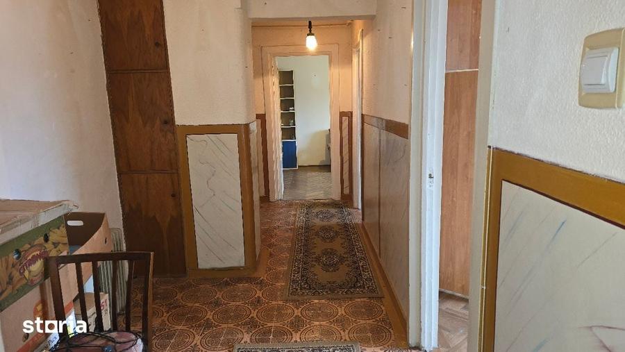 Apartament cu 3 camere decomandat în Bălcescu