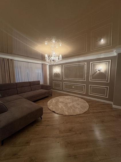 Apartament cu 4 camere decomandat în Central