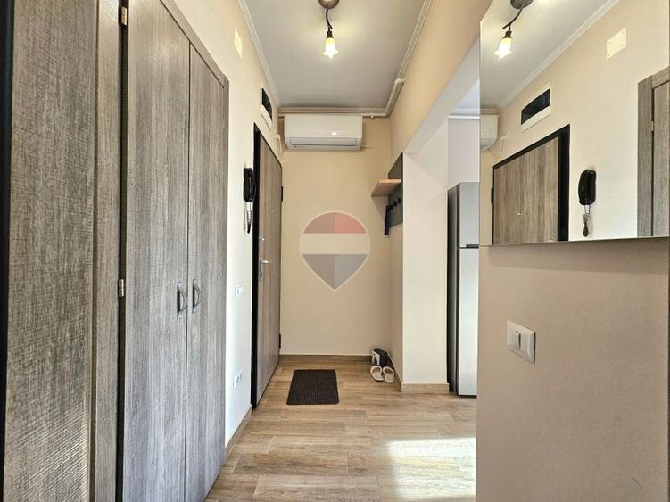 Apartament cu 2 camere semidecomandat, mobilat în Dacia