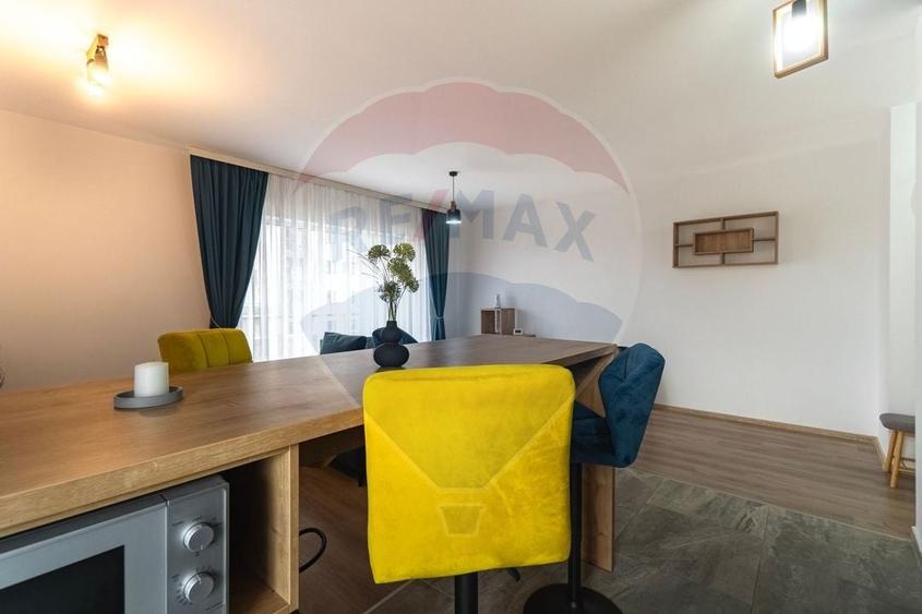 Apartament cu 2 camere semidecomandat, mobilat în Blumăna