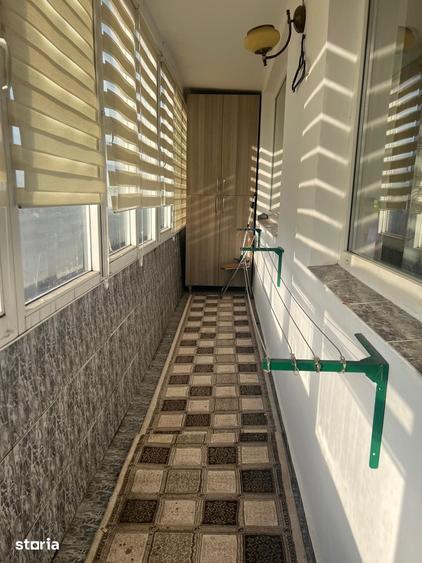 Apartament cu 3 camere decomandat în Cornișa