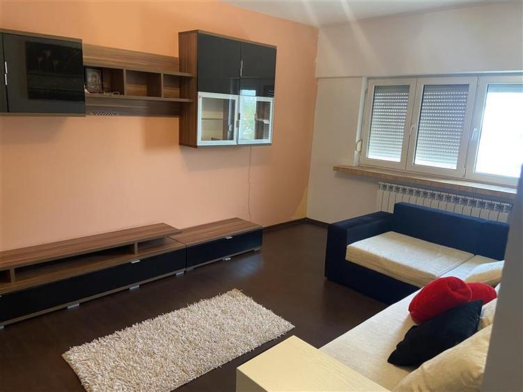 Apartament cu 2 camere decomandat, mobilat în Ultracentral