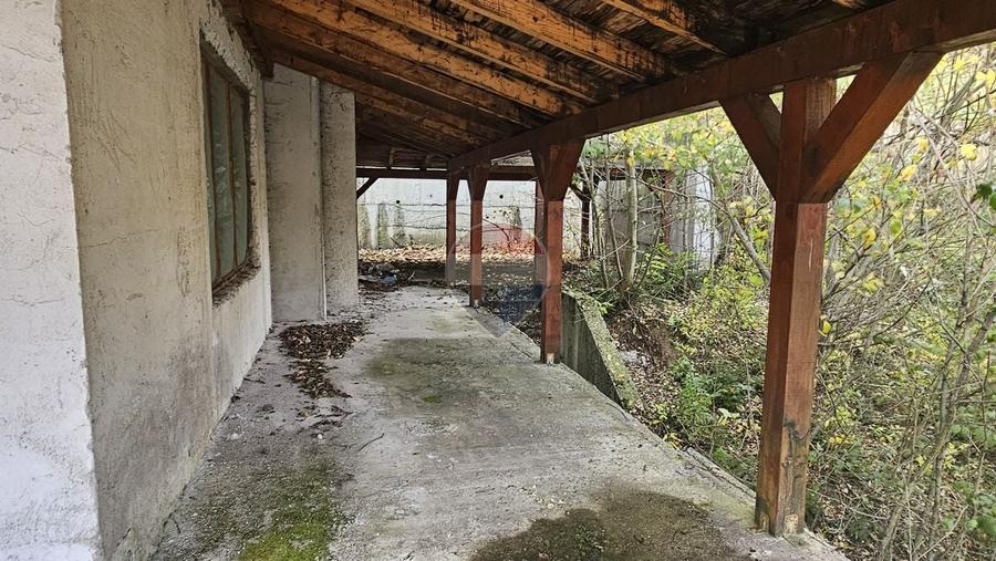 Casă individuală cu 10 camere cu Teren 1055 Mp în Dâmbovicioara
