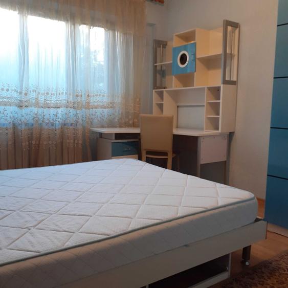 Apartament cu 3 camere decomandat în Sebastian