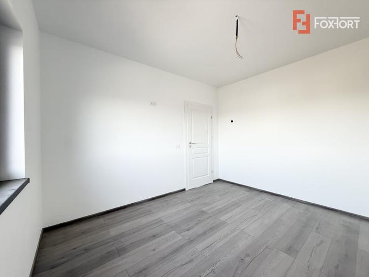 Casă individuală cu 4 camere cu Teren 322 Mp în Săcălaz