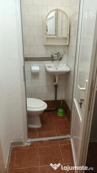 Garsonieră decomandată în Central