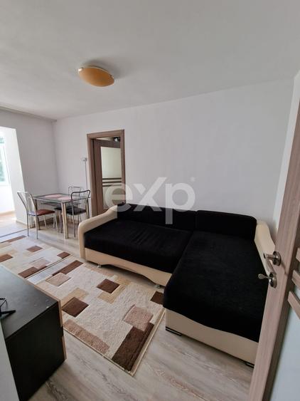 Apartament cu 2 camere semidecomandat, mobilat în Micro 11