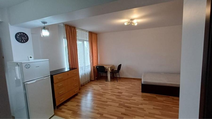 Garsonieră nedecomandată în Valea Adâncă
