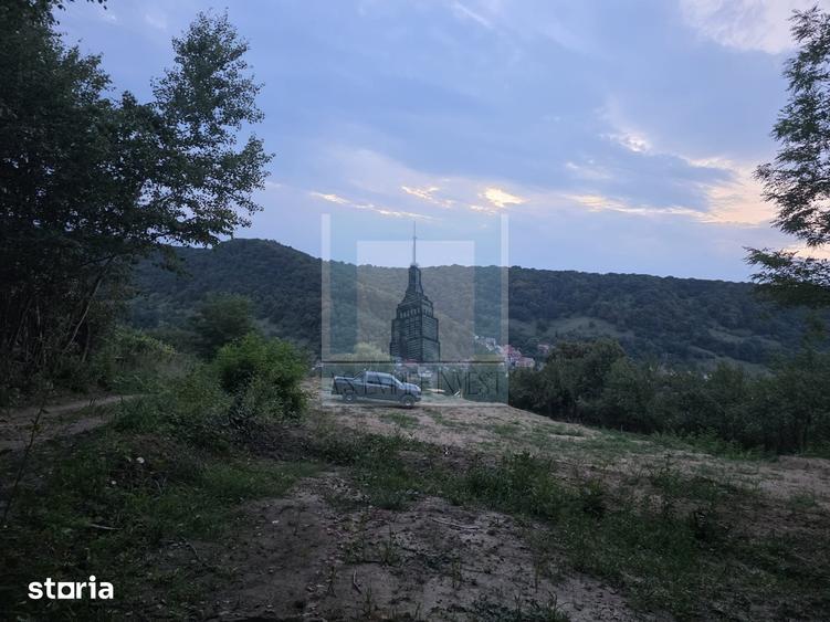Teren de 1550 mp, în Central
