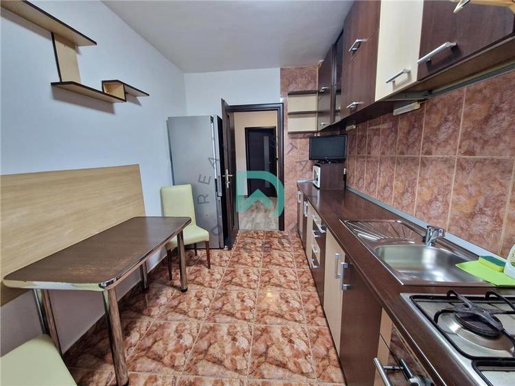 Apartament cu 2 camere decomandat în Dârste