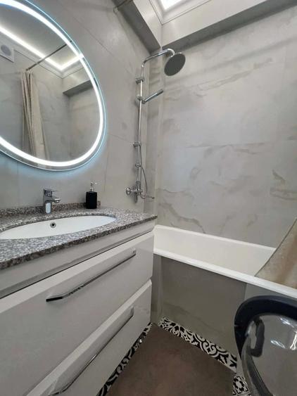 Garsonieră decomandată în Gorjului