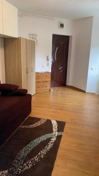 Garsonieră semidecomandată în Regie